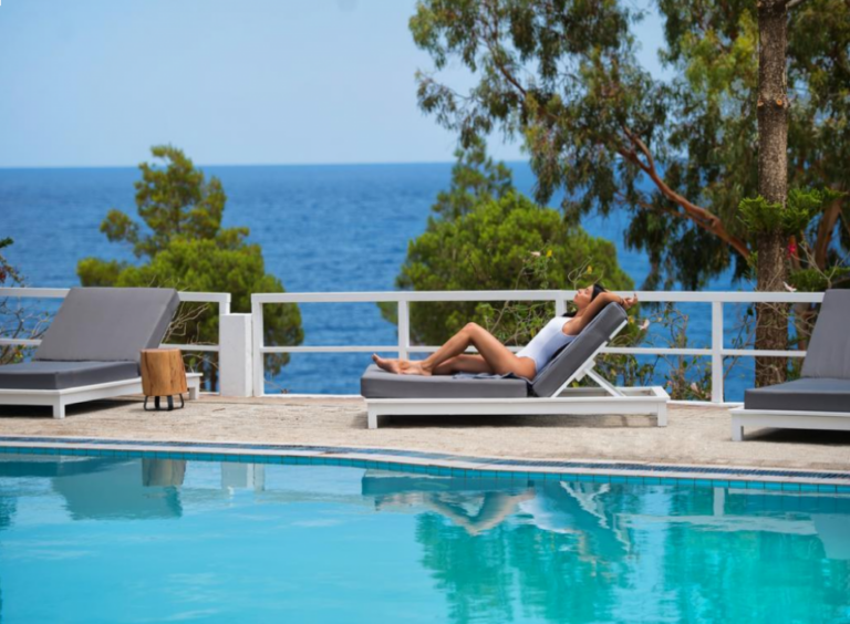 Akra Morea Hotel & Residences - Μονεμβασιά ✦ -30% ✦ 2 Ημέρες (1 Διανυκτέρευση) ✦ 2 άτομα + 1 παιδί έως 2 ετών ✦ 18 ✦ 10/04/2026 έως 30/09/2026 ✦ Επιλέξτε 3 διανυκτερεύσεις και πληρώστε μόνο τις 2!ΔΩΡΕΑΝ Αναβάθμιση Δωματίου!