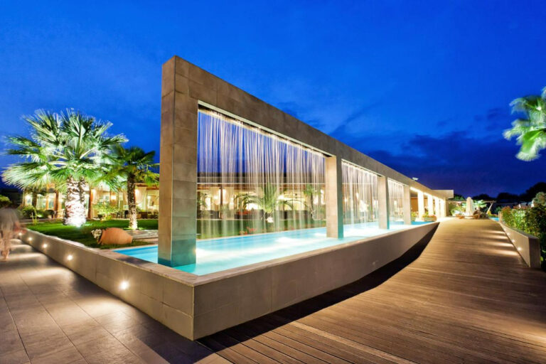 4* Poseidon Palace - Λεπτοκαρυά Πιερίας ✦ -40% ✦ 4 Ημέρες (3 Διανυκτερεύσεις) ✦ 2 άτομα + 2 παιδιά έως 13 ετών ✦ 8 ✦ Πρωτοχρονιά (30/12/2025 έως 02/01/2026) ✦ Εορταστικό Δείπνο την Παραμονή Πρωτοχρονιάς!